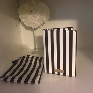 Henri Bendel passport cover